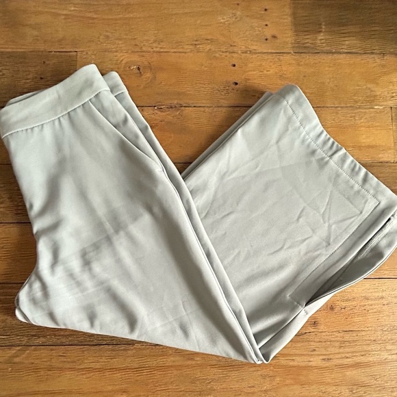 Zara Pants - ZARA Light Gray High-Waisted Cropped Trousers w/pockets and side slits Sz XS